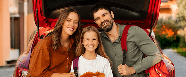 Familia con auto